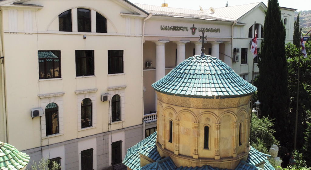 საპატრიარქო – იმ მღვდელმსახურს, რომელსაც მიაჩნია, რომ დეკანოზ გიორგი მამალაძის ზიარება დასაშვებია, შეუძლია ეს განახორციელოს, თუმცა ეს იქნება ამ სასულიერო პირის პირადი პასუხისმგებლობა