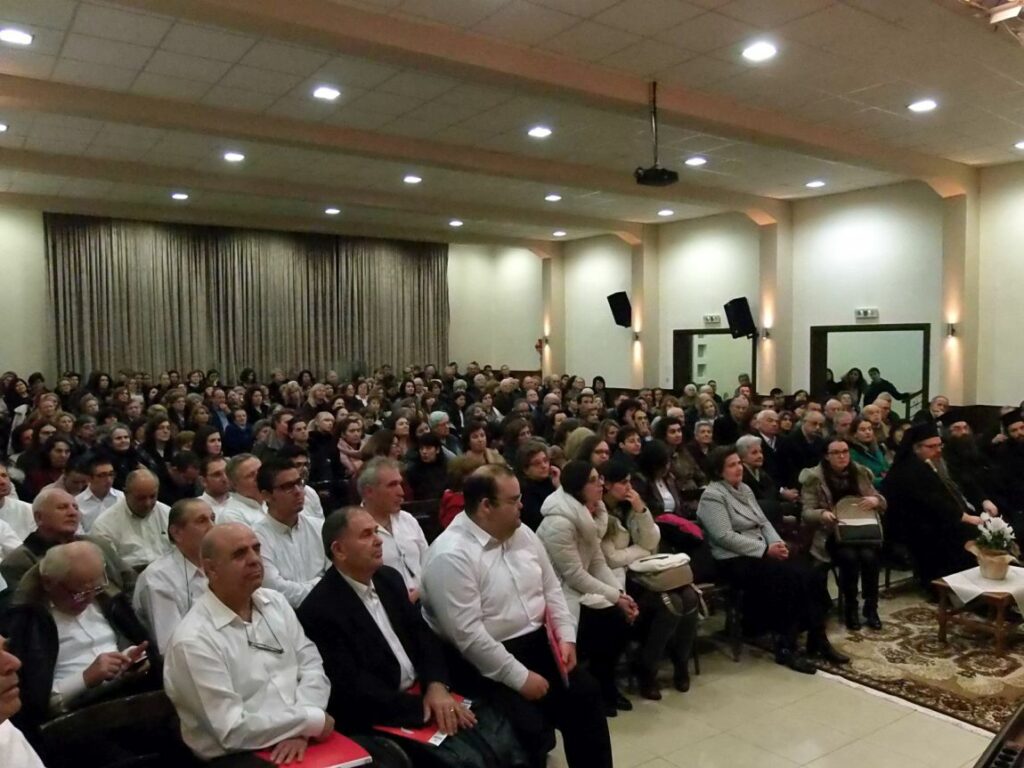 Πλήθος κόσμου στη ΓΕΧΑ Λάρισας (φώτο)