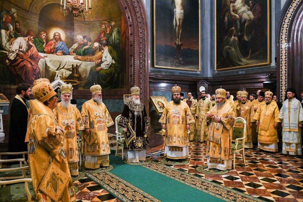 Торжестваена Литургија на 10-годишњицу устоличења Патријарха московског и све Русије г. Кирила