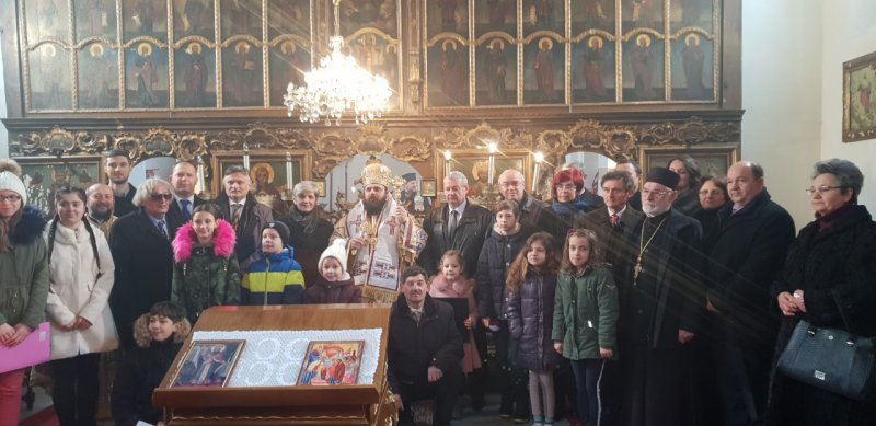 Владика Херувим богослужио у Кнежевим Виноградима