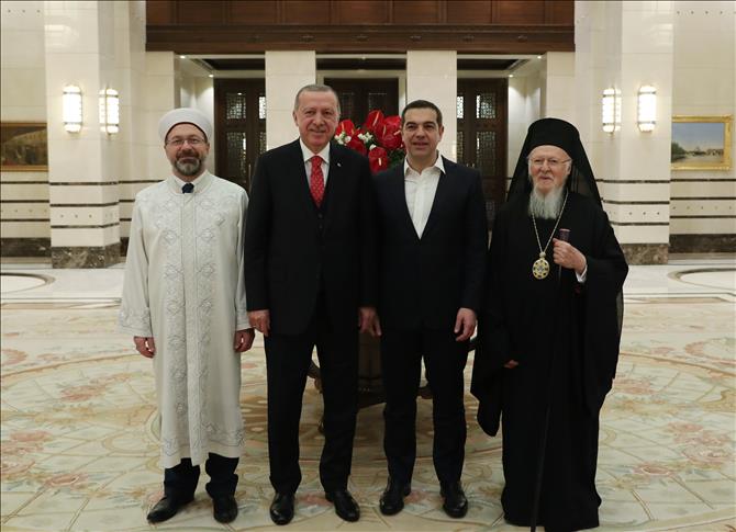 أردوغان يقيم مأدبة عشاء على شرف تسيبراس