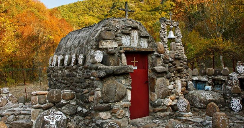 15 άγνωστοι ναοί και εκκλησίες που αξίζει να ανακαλύψετε στην Ελλάδα