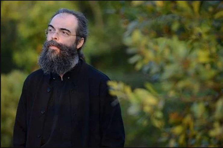 Είμαι ο π. Γεώργιος απ’ τη Μονή Γρηγορίου