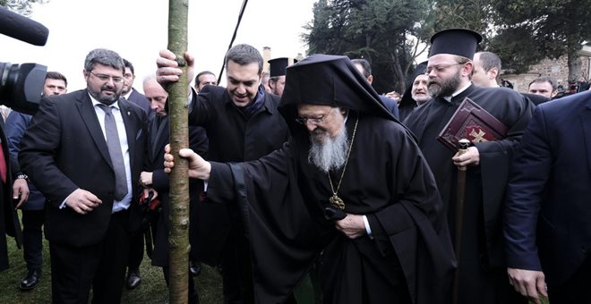 Economist: Το άνοιγμα της Χάλκης θα βελτίωνε τις ελληνοτουρκικές σχέσεις