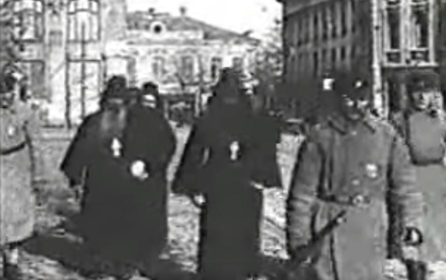 Ρώσοι ορθόδοξοι ιερείς συλλαμβάνονται από την Τσέκα (βίντεο)