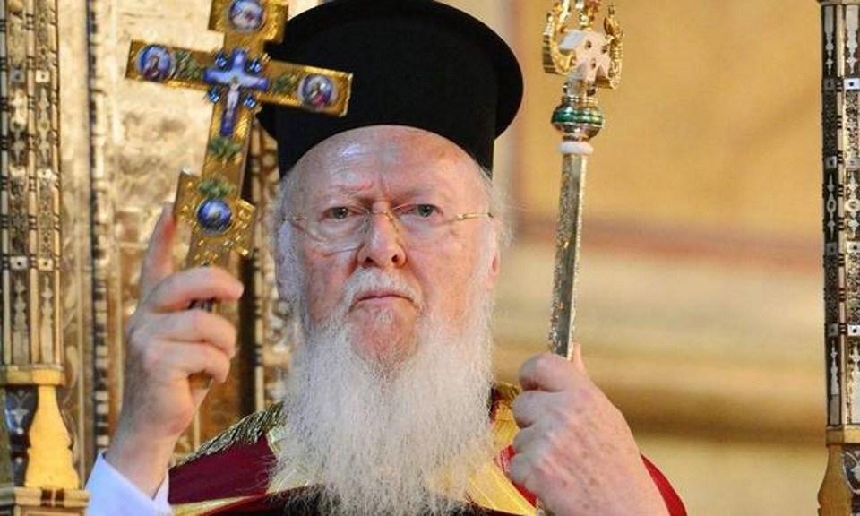 Οι ευχές του Οικουμενικού Πατριάρχη προς τον Ηγούμενο της Μονής Βατοπαιδίου και το ενδιαφέρον των Μητροπολιτών Επιφάνιου και Ονούφριου