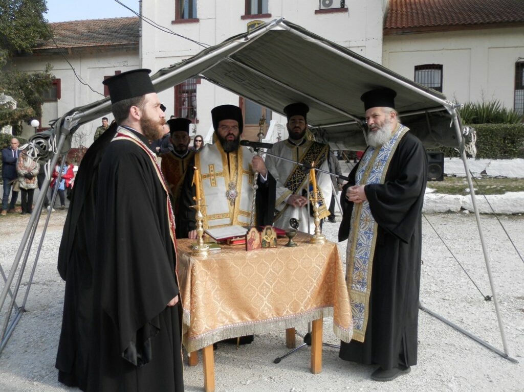 220 νέους οπλίτες όρκισε ο Μητρ. Μαρωνείας