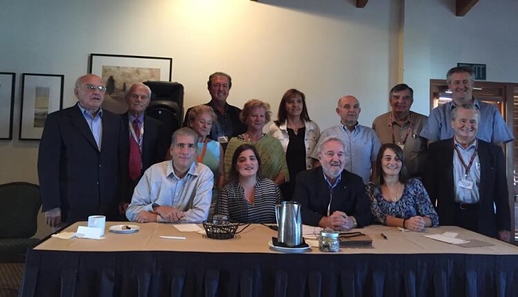 “Η ΕΕ να «παγώσει» τις ενταξιακές διαπραγματεύσεις με την Αλβανία”