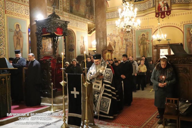 Третата част от канона на св. Андрей бе прочетена с единоцърквие в храм “Св. Николай”