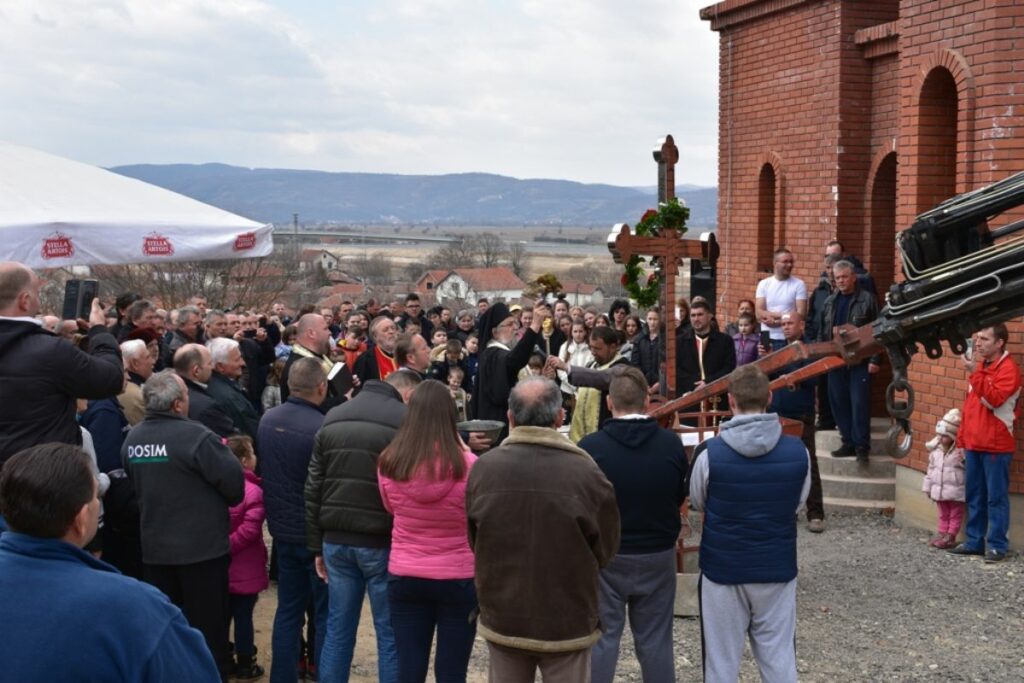 Освећен крст за храм у Божињевцу код Бујановца