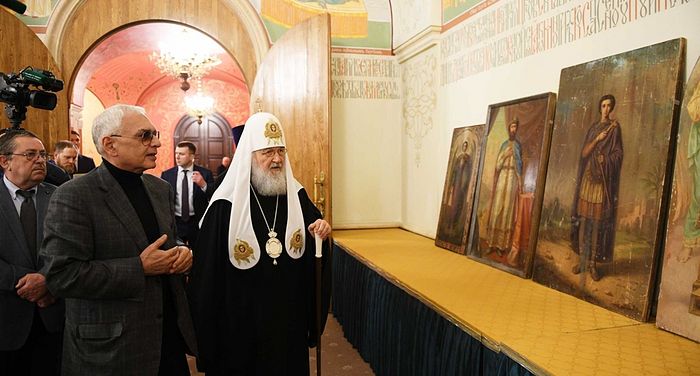 10 εικόνες που είχαν φυλαχθεί από κινηματογραφικό στούντιο! επέστρεψαν στη Ρωσική Εκκλησία