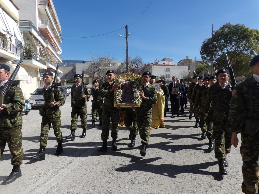 Κόρινθος: Η Ιερά Λιτάνευση των αγίων Εικόνων (φώτο)