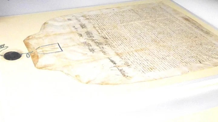 Επιστρέφονται τρία ιστορικά έγγραφα κλεμμένα από ελληνικό μοναστήρι