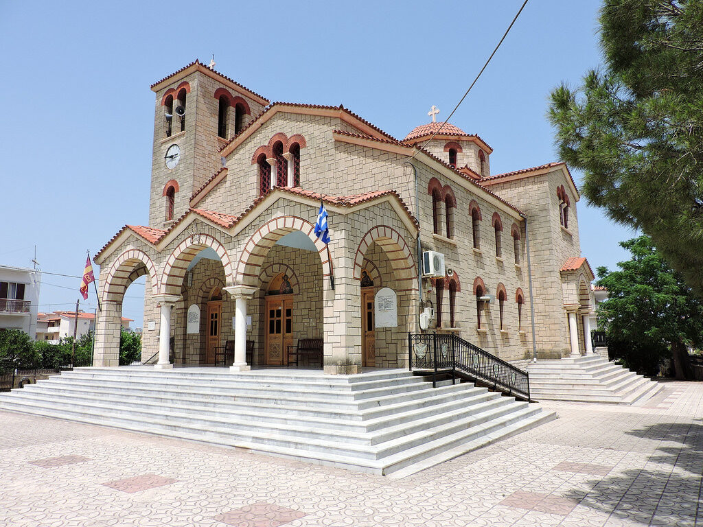 Το “Κελάρι της Αγάπης” στην Ακράτα