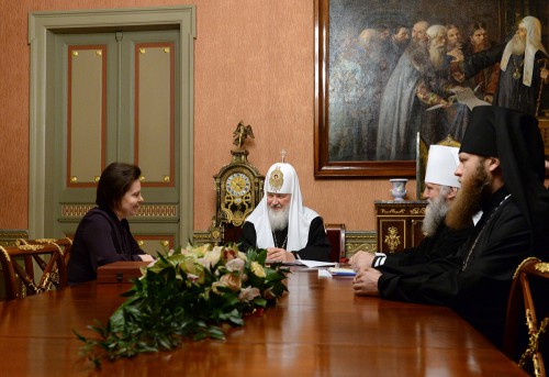 Святейший Патриарх Кирилл встретился с губернатором Ханты-Мансийского автономного округа Н.В. Комаровой