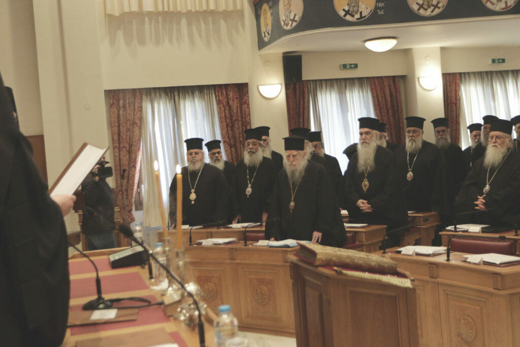Closely watch permanent Holy Synod meeting
