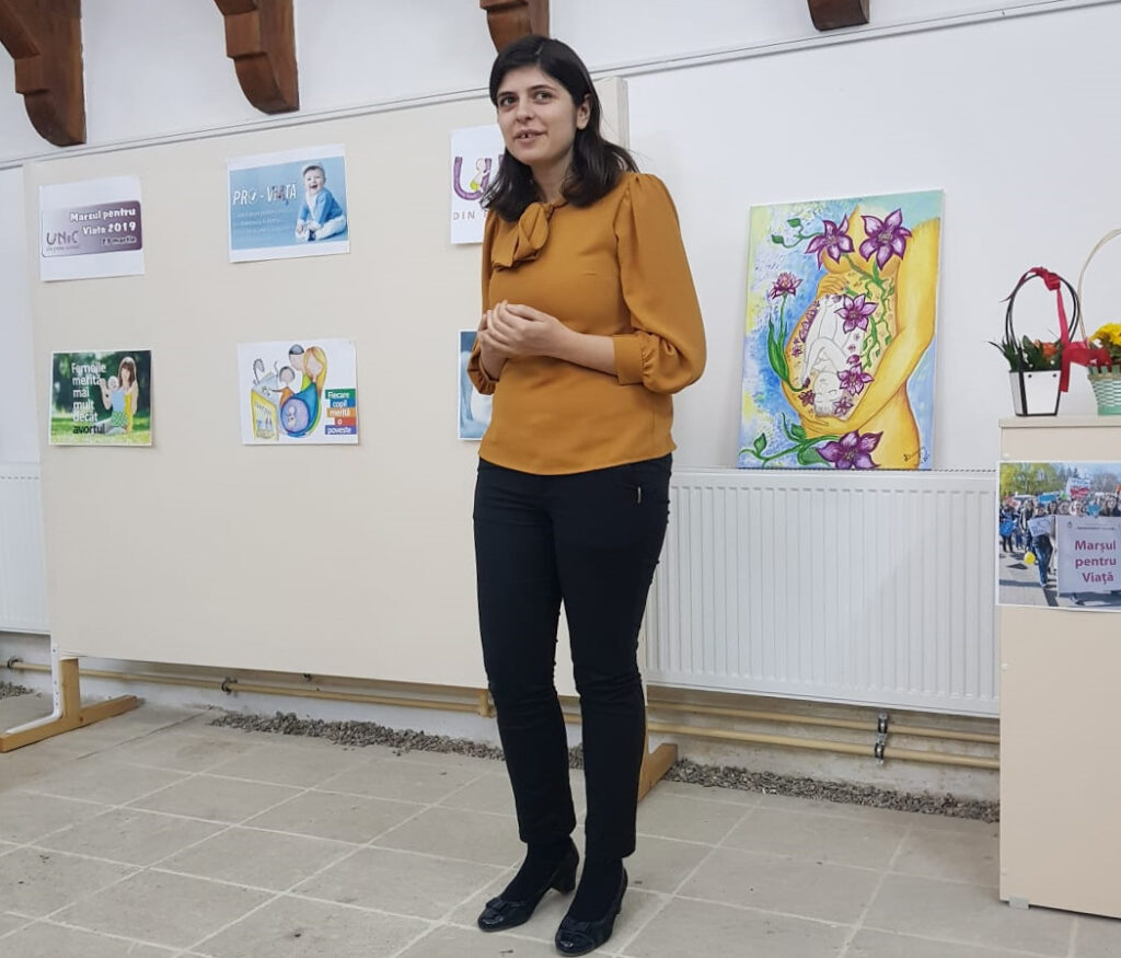 Activitate pro-viață la Râmnicu Sărat: despre criza de sarcină şi bucuria naşterii unui copil
