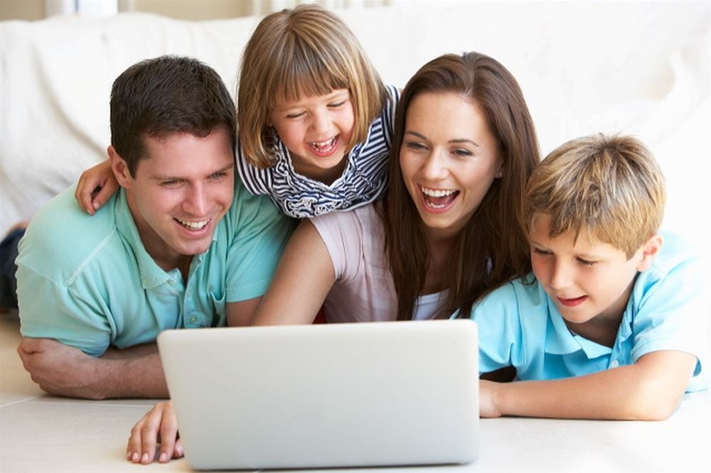 «Βοηθώντας τα παιδιά μας στην ασφαλή πλοήγηση στο διαδίκτυο»