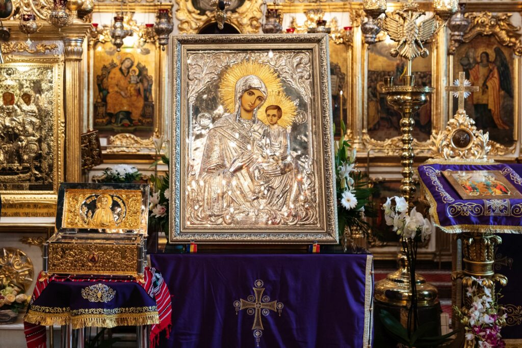 FOTO | Icoana Maicii Domnului – Iordăniţa a fost adusă la Biserica Icoanei din București