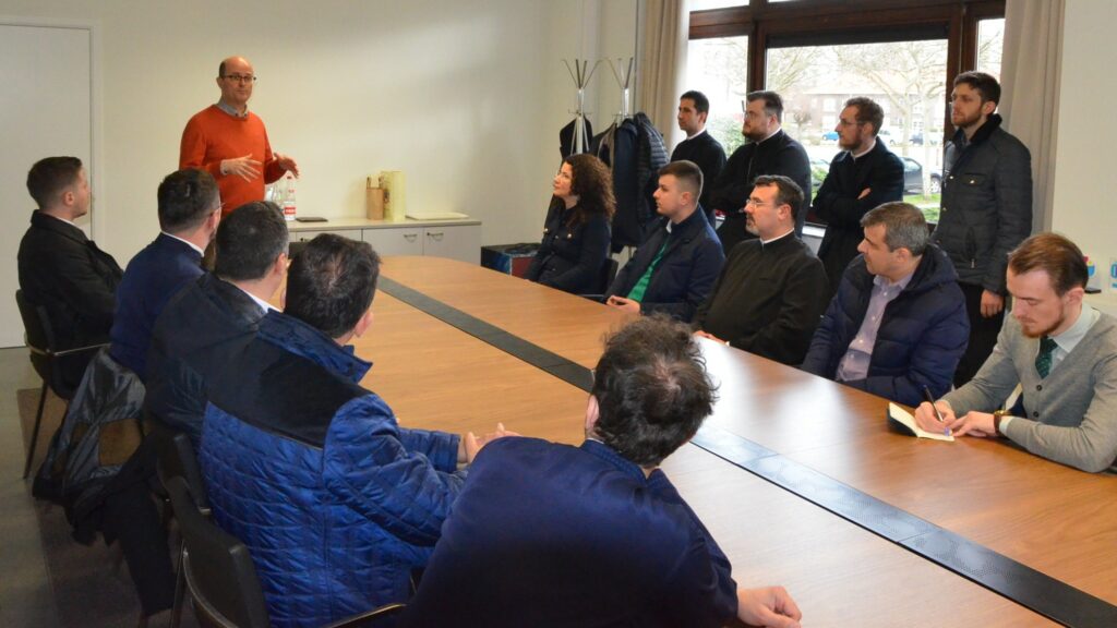 Schimb de experiență: Jurnaliști religioși din România în redacția Kerk en Leven