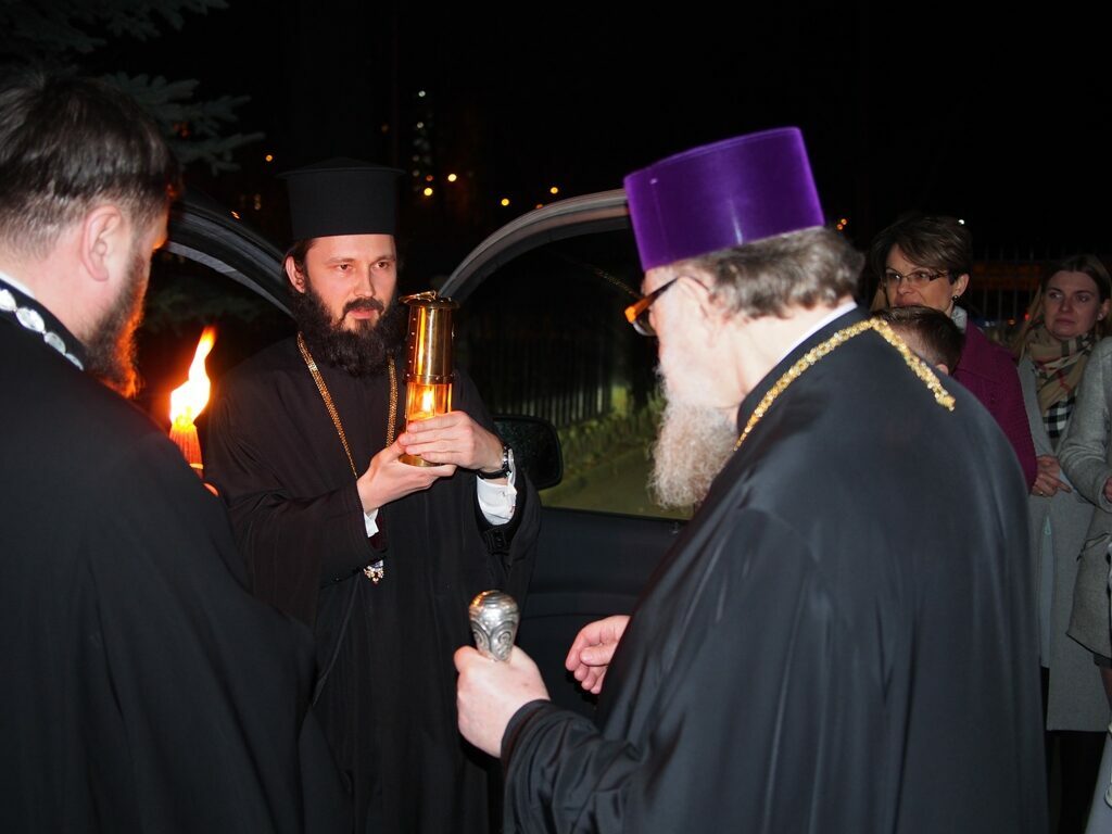 The Holy Light to reach Warsaw 