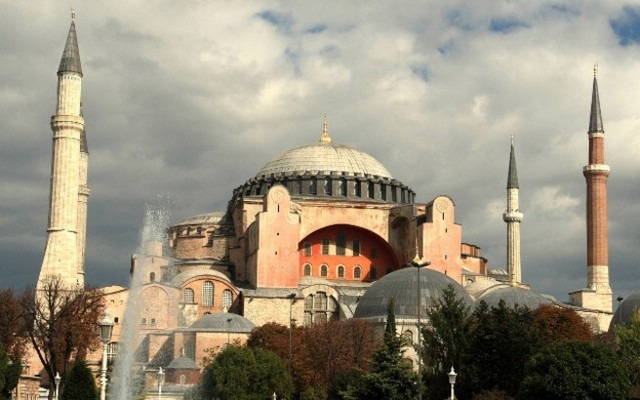 Tageszeitung: Ο Ερντογάν θέλει την Κωνσταντινούπολη μουσουλμανική μητρόπολη