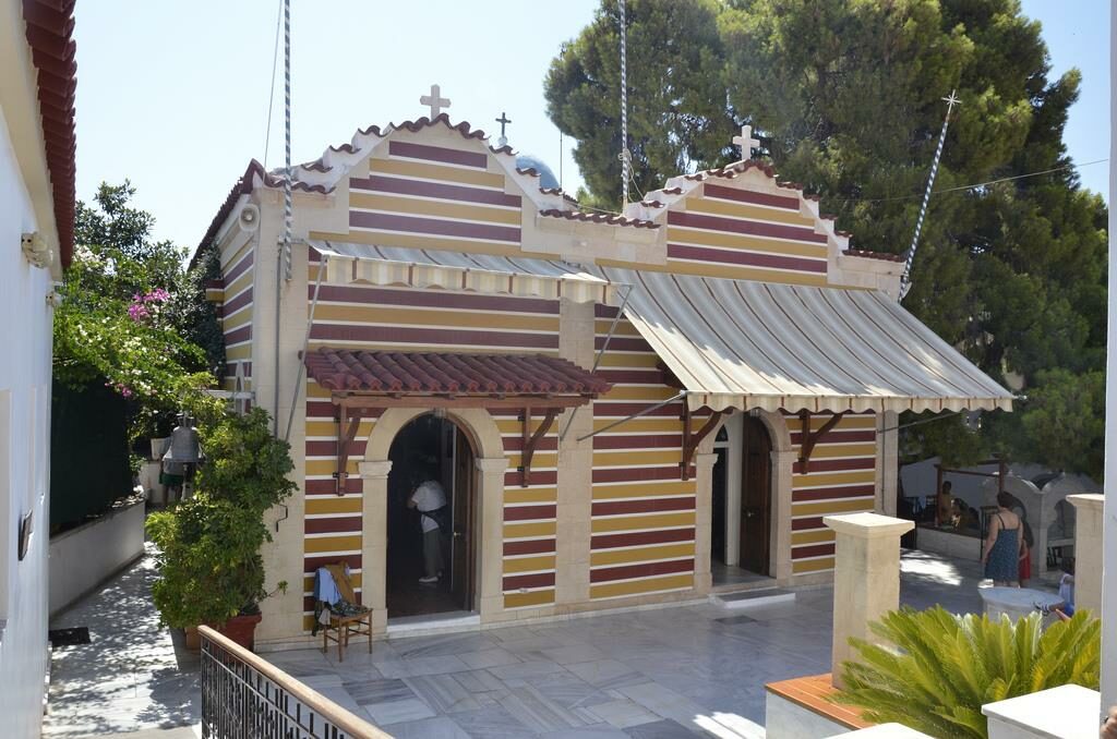 Δυο ματιές έως την Αίγινα του Αγίου Νεκταρίου