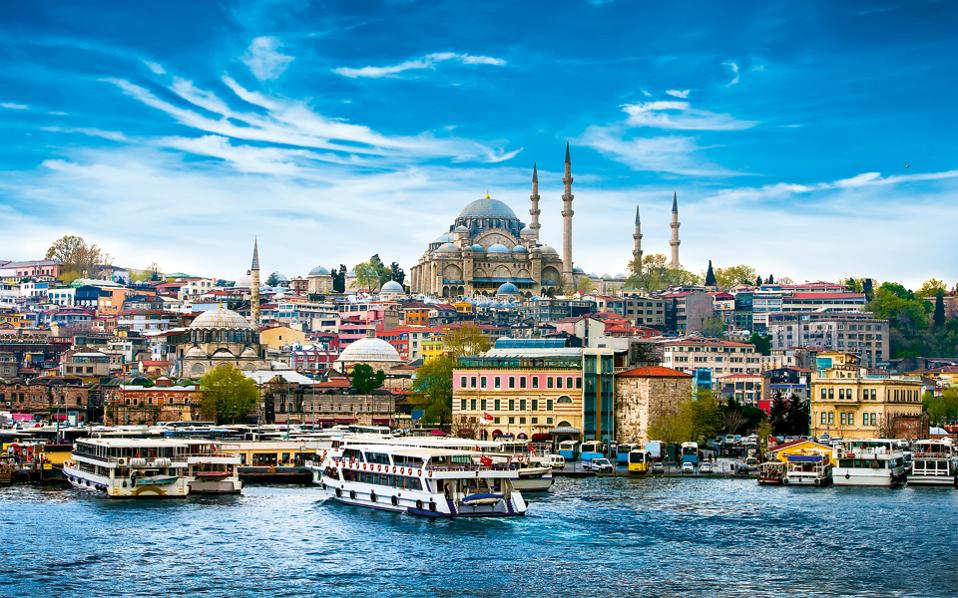 Oι ιεροί λατρευτικοί χώροι της Κωνσταντινούπολης σε ένα αρχείο