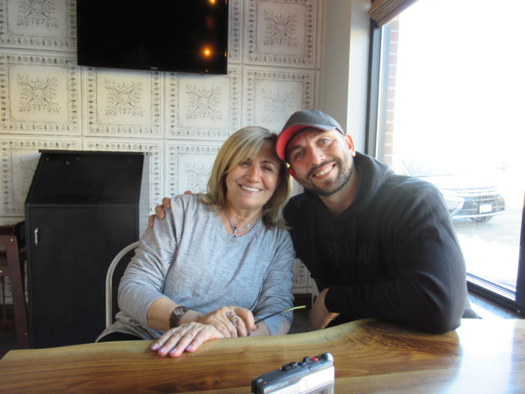 ΧΡΙΣΤΟΦΟΡΟΥ: Η οικογένεια που γεμίζει τη Βοστώνη με ελληνικές γεύσεις