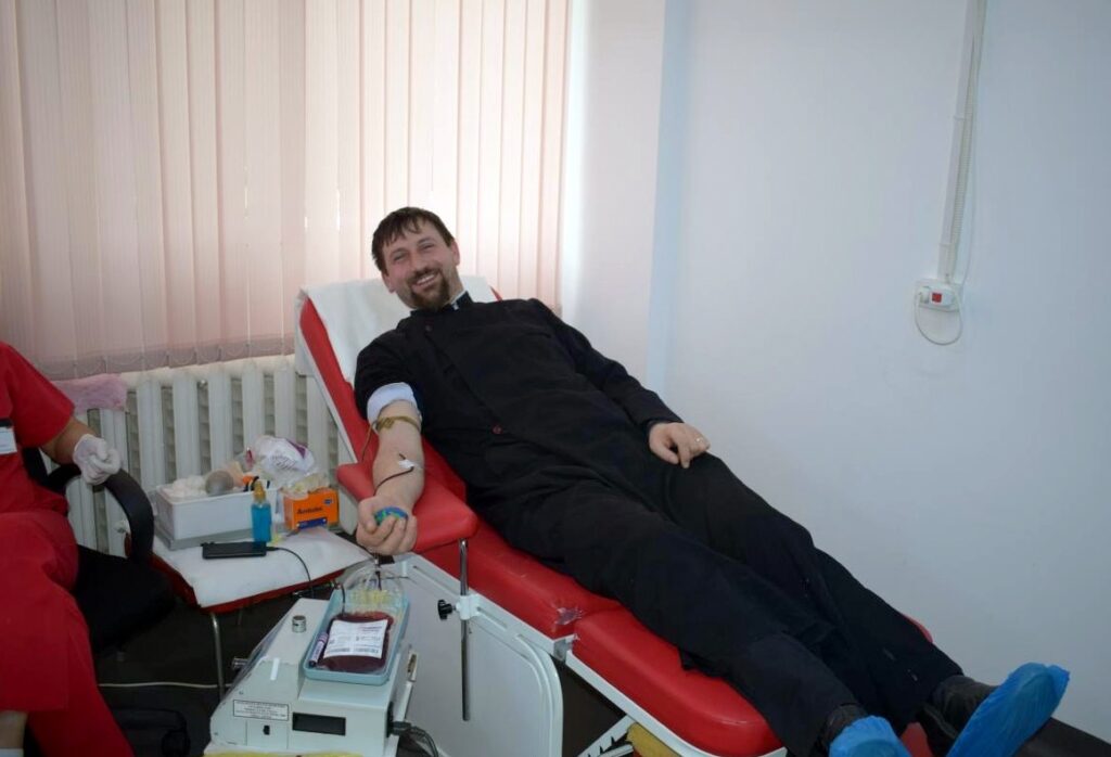 30 de persoane au donat sânge în cadrul Campaniei organizate de Protopopiatul II Iaşi