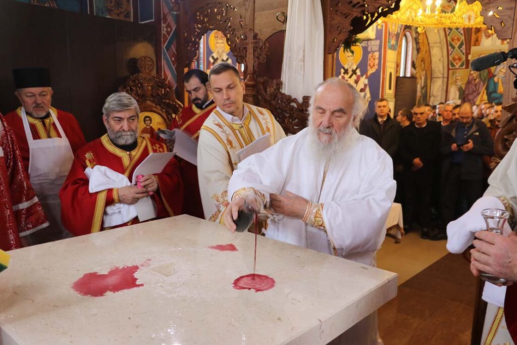 Ο Πατρ. Σερβίας στα θυρανοίξια του Αγ. Αθανασίου