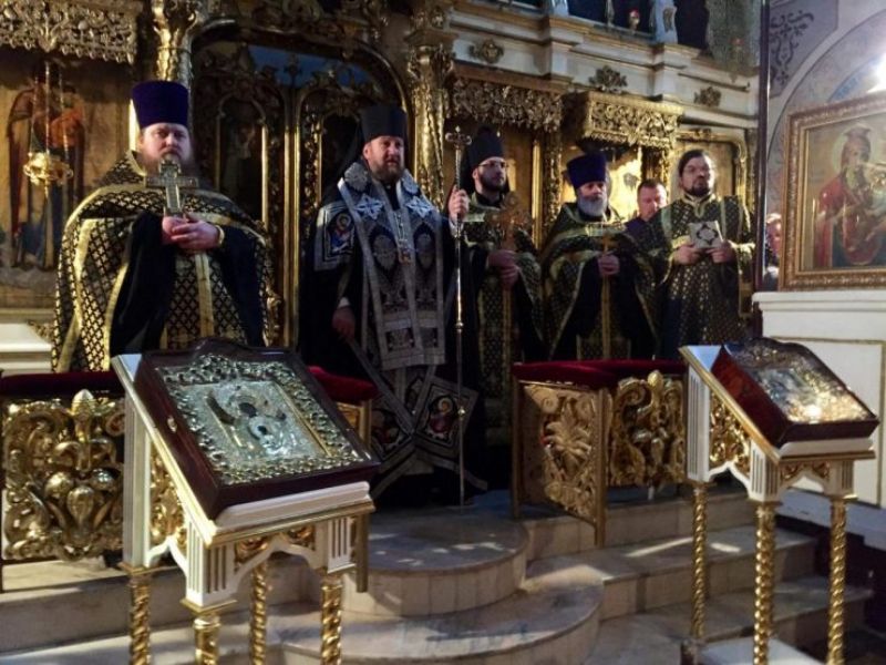 Вечерње са чином праштања у Подворју СПЦ у Москви