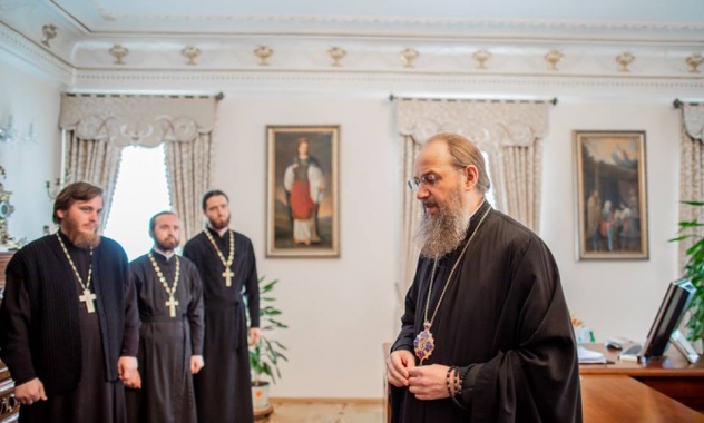Chancellor of Ukrainian Orthodox Church supports rectors of churches seized by schismatics in Volyn region