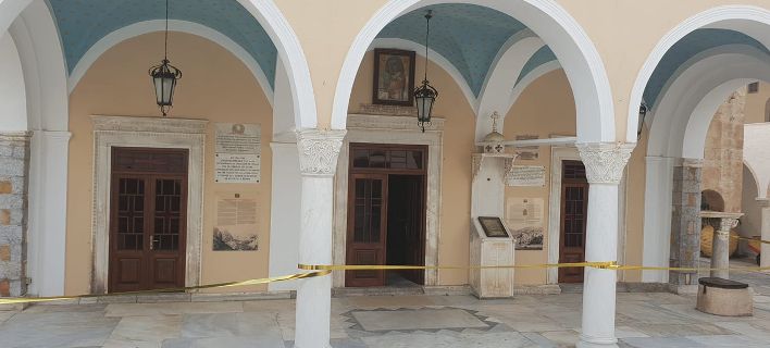 Ιερόσυλοι διαρρήκτες “χτύπησαν” τον καθεδρικό ναό της Υδρας