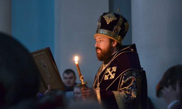 Митрополит Иларион: Наша молитва подобно кадильному дыму должна возноситься к Богу