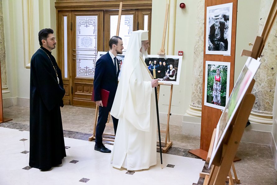 Ο Πατριάρχης Ρουμανίας σε έκθεση φωτογραφίας για την ύπαιθρο