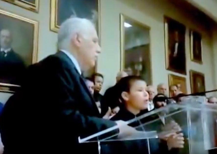 Όταν ένα 8χρονο ψαλτάκι ερμήνευε μπροστά στον Άρχοντα Δημ. Παϊκόπουλο