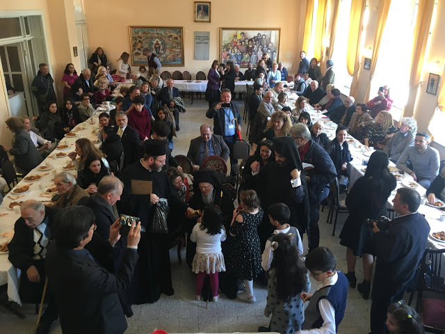 Ο Οικουμενικός Πατριάρχης στις αγκαλιές των παιδιών