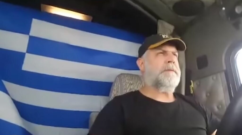 ΒΙΝΤΕΟ – Ο μοναδικός Έλληνας στον Βόρειο αρκτικό εορτάζει την 25η Μαρτίου