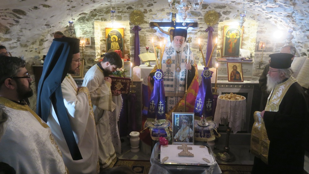 Μνημόσυνο για τον μακαριστό Γλυφάδας κυρό Παύλο στην Ερμούπολη