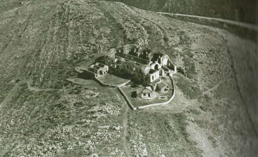 Η Ιερά Μονή Αγίων Τεσσαράκοντα Μαρτύρων στους Αγίους Σαράντα