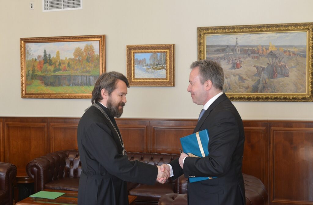 Митрополит Иларион встретился с послом Греции в России