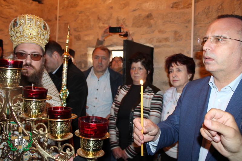 Тържествено бе осветен и обновен Леворечкият манастир „Св. Четирдесет мъченици“