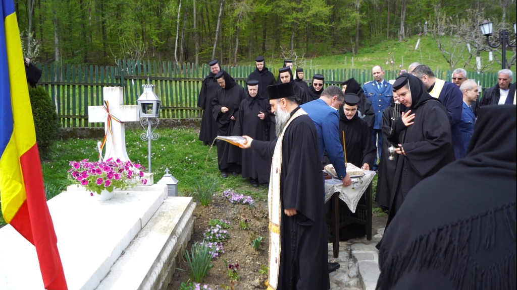 Generalul Paul Teodorescu comemorat la mormântul său, la Mănăstirea Dintr-un lemn