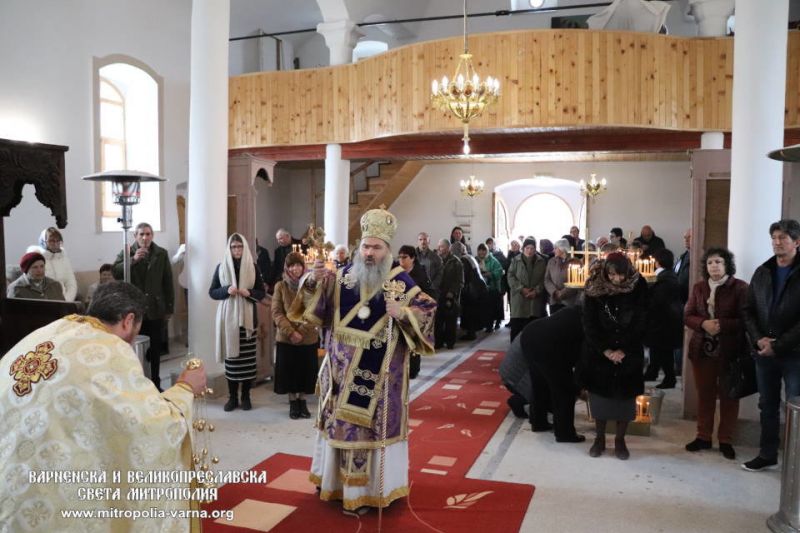 Обновление на храм “Свети Архангел Михаил” в село Българево