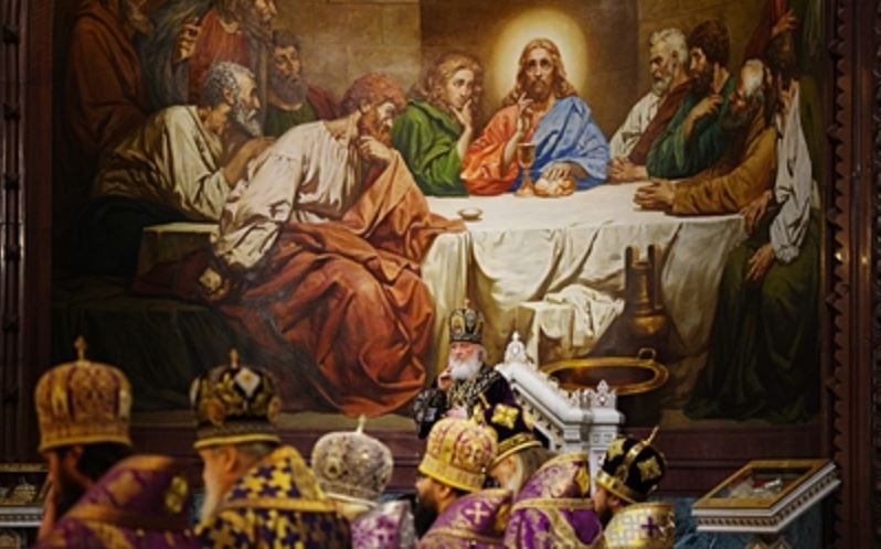 В Великий Четверток Святейший Патриарх Кирилл совершил Литургию и чин освящения мира в Храме Христа Спасителя