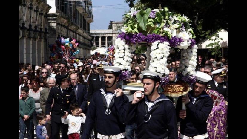 Γιατί η περιφορά του επιταφίου του Αγίου Σπυρίδωνα στην Κέρκυρα γίνεται το Μ. Σάββατο;