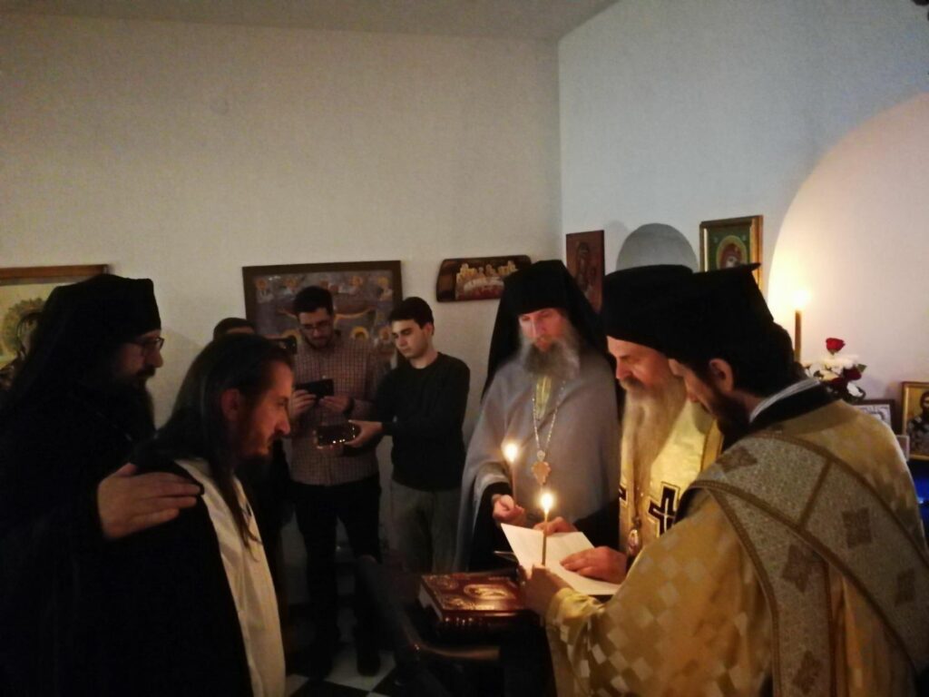 Прво монашење у Светим Архангелима од погрома 2004.