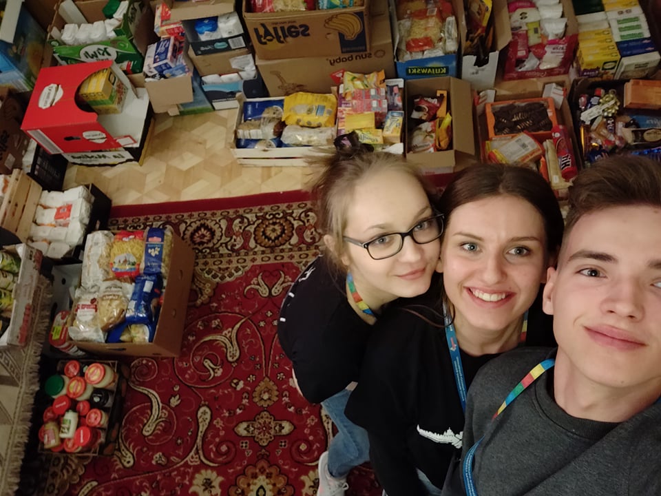 Οι Ορθόδοξοι νέοι της Πολωνίας συγκεντρώνουν τρόφιμα