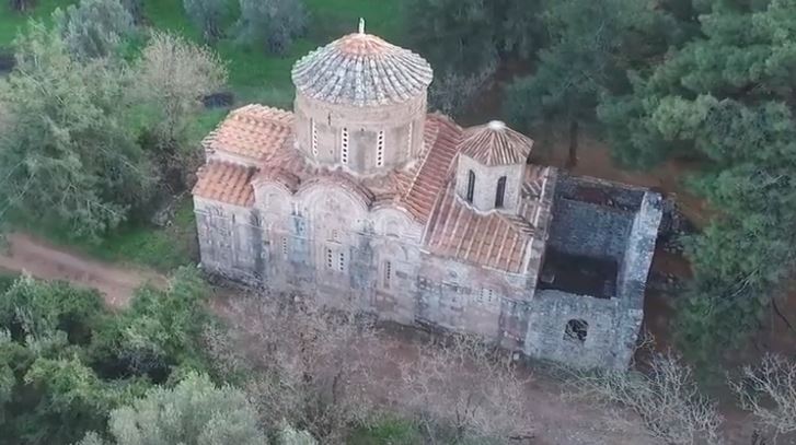 Δείτε τον περικαλλή βυζαντινό ναό της Παναγίας Κρήνας στη Χίο